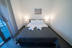 2 bedrooms, in-room safe, desk, iron/ironing board