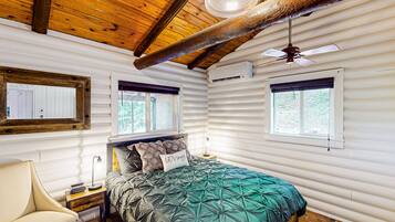 3 bedrooms, iron/ironing board, internet, bed sheets