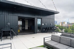 Terrace/patio - Local Host Dwntwn 2BD, 2BA Luxurious Condo Great Amenities & proximity anywhere (Nashville)