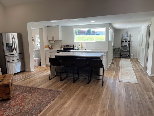 COZY Downtown FORT MILL...1/2 block to MAIN STREET Restaurants*  (3 bd, 2 ba)