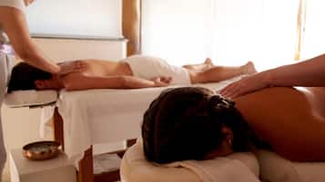 Salas de tratamientos para parejas, bañera de hidromasaje, masajes