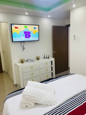 3 bedrooms, iron/ironing board, WiFi, bed sheets
