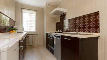 Apartment, 2 Bedrooms, 2 Bathrooms | Private kitchen | Microwave, dishwasher, cookware/dishes/utensils