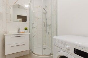 Apartment, 2 Bedrooms, 2 Bathrooms | Bathroom - 2-bedroom Franciszka Kawy 34 by Renters (Warsaw)