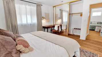 2 bedrooms, desk, iron/ironing board, travel cot
