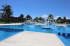 2 outdoor pools, open 7:00 AM to 9:00 PM, pool umbrellas, pool loungers - Playa del Carmen (Playa del Carmen)