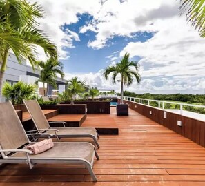 2 outdoor pools, open 7:00 AM to 9:00 PM, pool umbrellas, pool loungers - Playa del Carmen (Playa del Carmen)