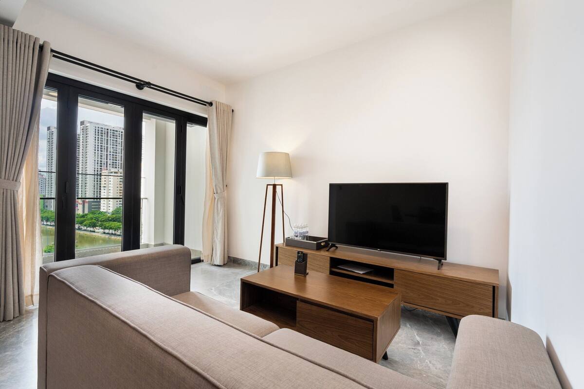 Comfort Apartment | 3 bedrooms, blackout drapes, soundproofing, iron/ironing board