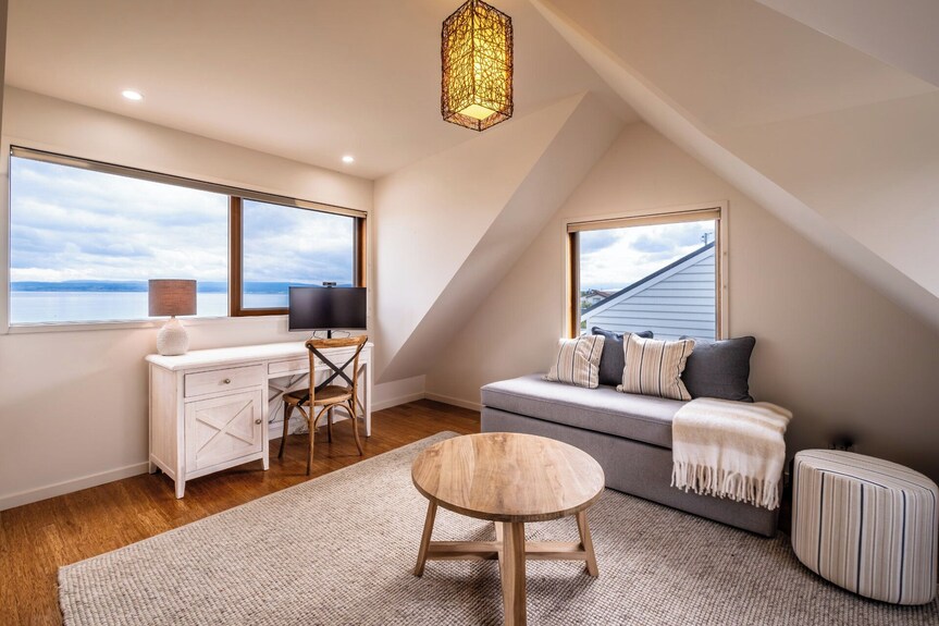 Hamptons Hideaway - Freycinet Holiday Houses - Coles Bay