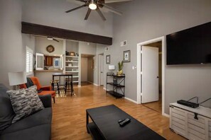 Living area - Cozy Downtown Gilbert Condo (Gilbert)