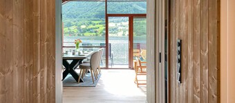 Nice home in Straumgjerde