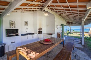 Outdoor dining - Greenville (Búzios)