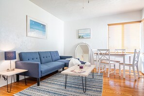 TV connectée de 65 pouces avec chaînes numériques