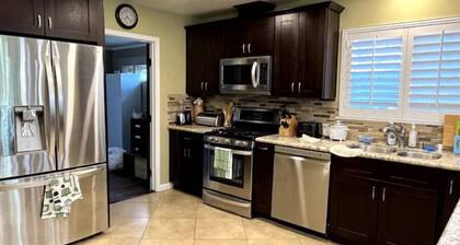 Natural Green Oasis conveniently near Route 66.