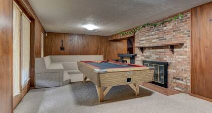 4bed/2bath retreat:Modern comfort, timeless charm. Your Ideal short-term escape.