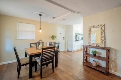 Comfort Living Near LRMC, Medical Row
