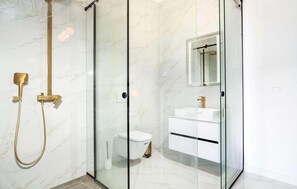 Shower, hair dryer - Cozy home in Privlaka (Privlaka)
