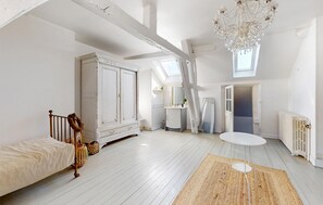 5 bedrooms, iron/ironing board, travel crib, free WiFi