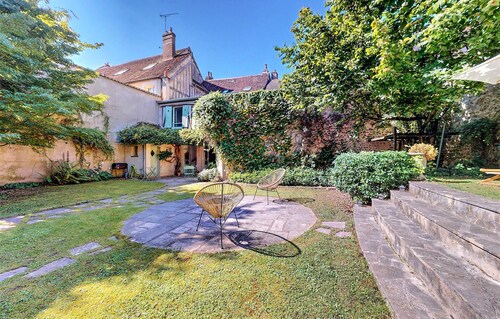 Lovely home in Villeneuve-sur-Yonne