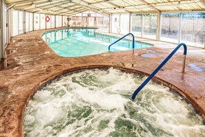 Indoor pool - Ski Apache: a short drive from Ruidoso. The perfect place for winter enthusiasts (Ruidoso)