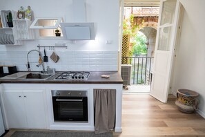 Private kitchen - In the very center of Palermo Kubba Apartment entire apartment for exclusive use  (Palermo)