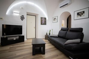 Living area - In the very center of Palermo Kubba Apartment entire apartment for exclusive use  (Palermo)