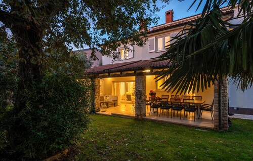 Amazing home in Porec with WiFi