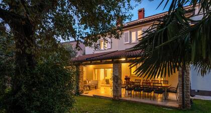 Amazing home in Porec with WiFi