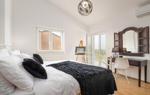 6 chambres, lit parapluie, Wi-Fi gratuit, draps fournis