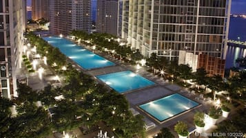 Piscine extérieure, piscine chauffée