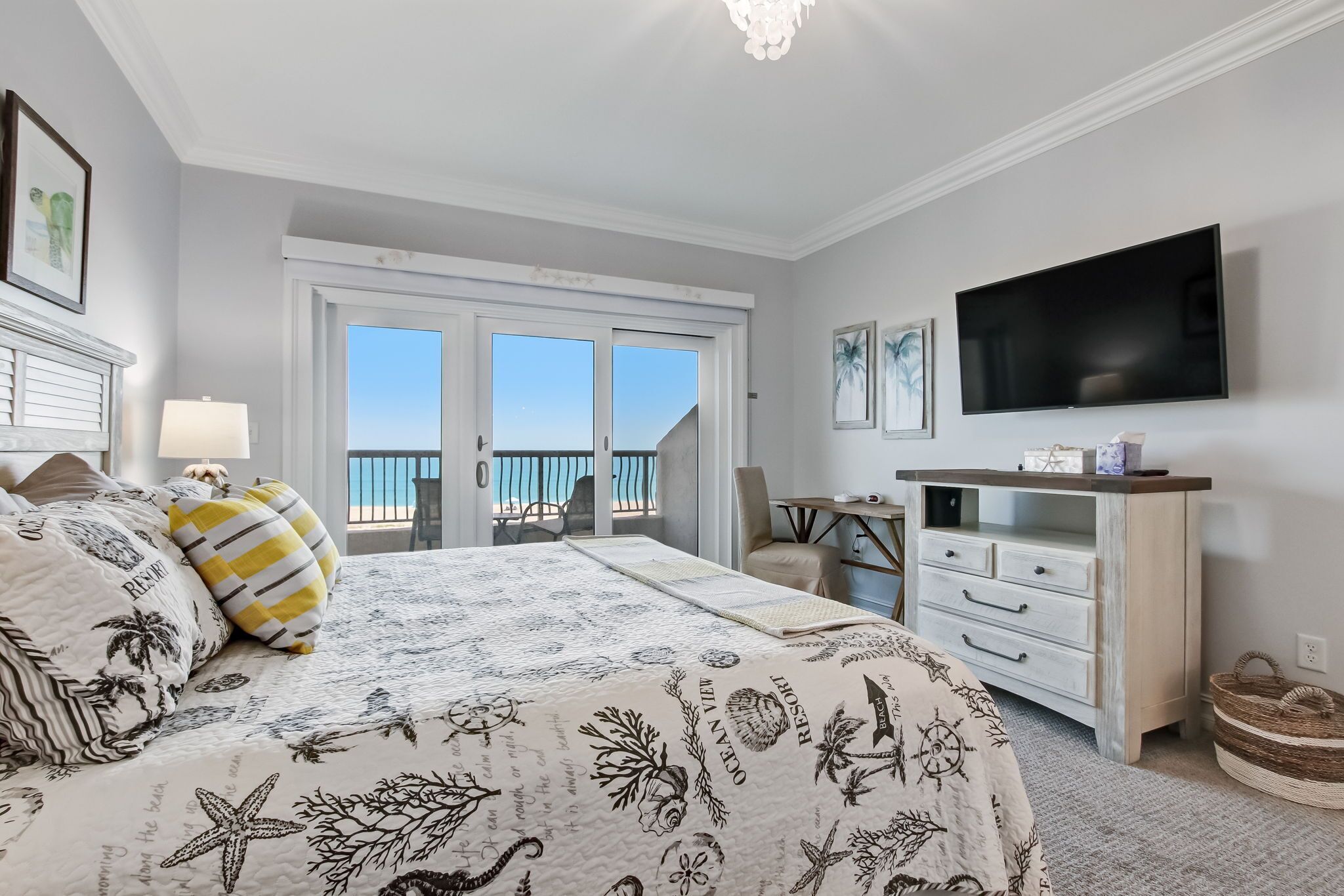 1 多间卧室、熨斗/熨衣板、床单