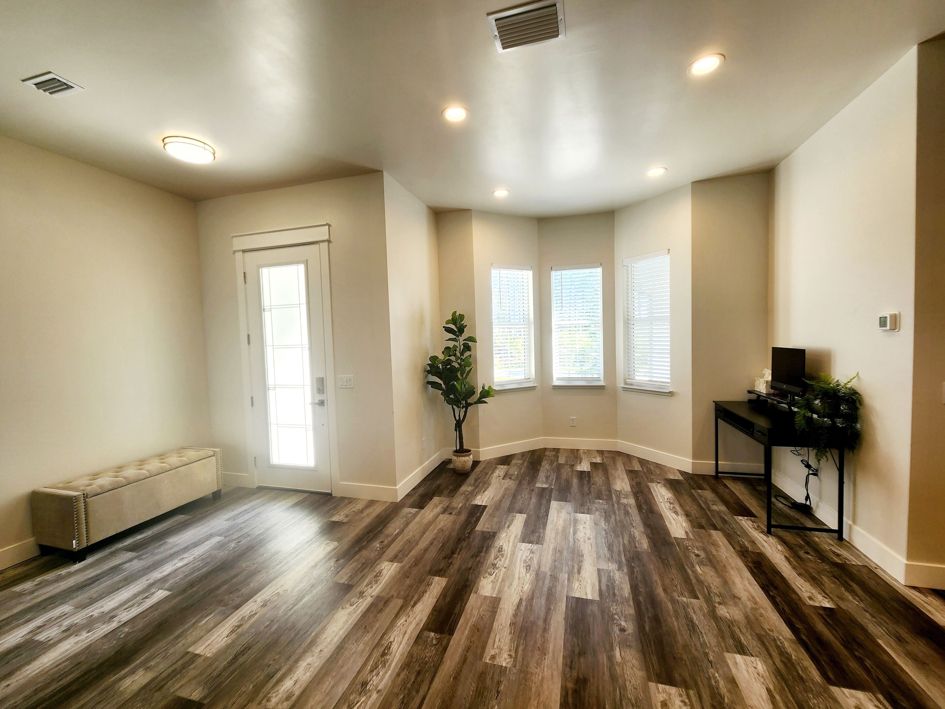 New Home Only Minutes Away From Beautiful Sandy Beaches - North Port, FL