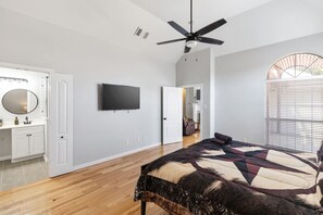 Bügeleisen/Bügelbrett, WLAN, Bettwäsche