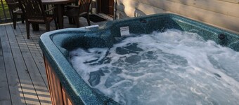 1 Bedroom 1 Bath Cabin (Beaver, WV)