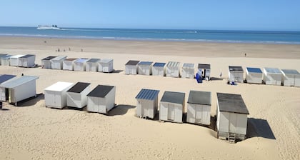 Appartement Avec Magnifique vue sur Port Situé Entre la Plage et le Centre Ville