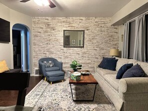 Smart TV - Zoo/UTMC/DT Toledo, dogs okay, cozy safe & clean (Toledo)