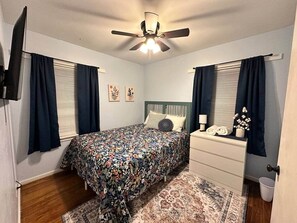 2 soveværelser, skrivebord, strygejern/strygebræt, gratis Wi-Fi