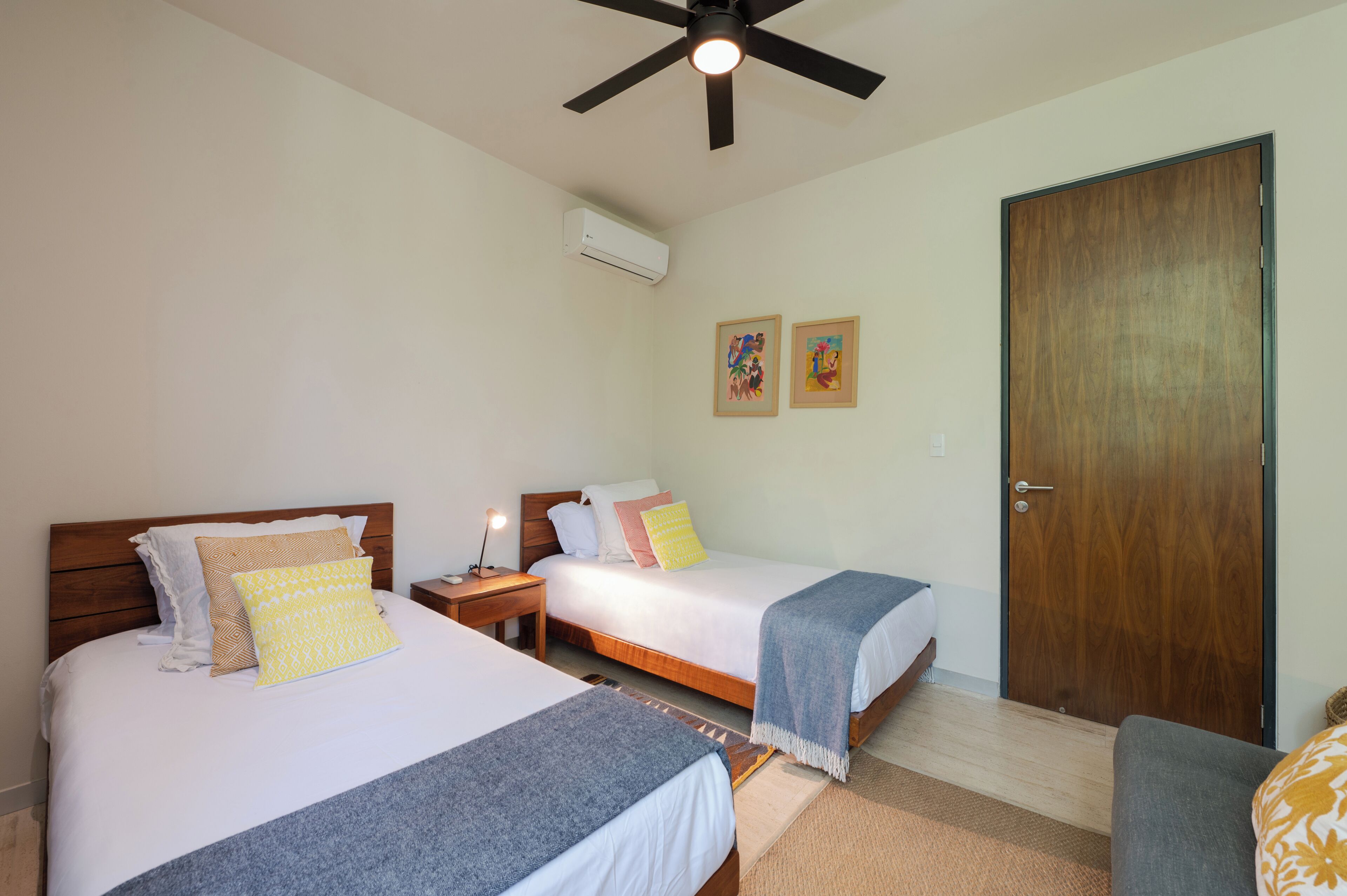 2 bedrooms, desk, iron/ironing board, WiFi