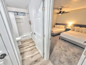 8 habitaciones, tabla de planchar con plancha, wifi y ropa de cama 