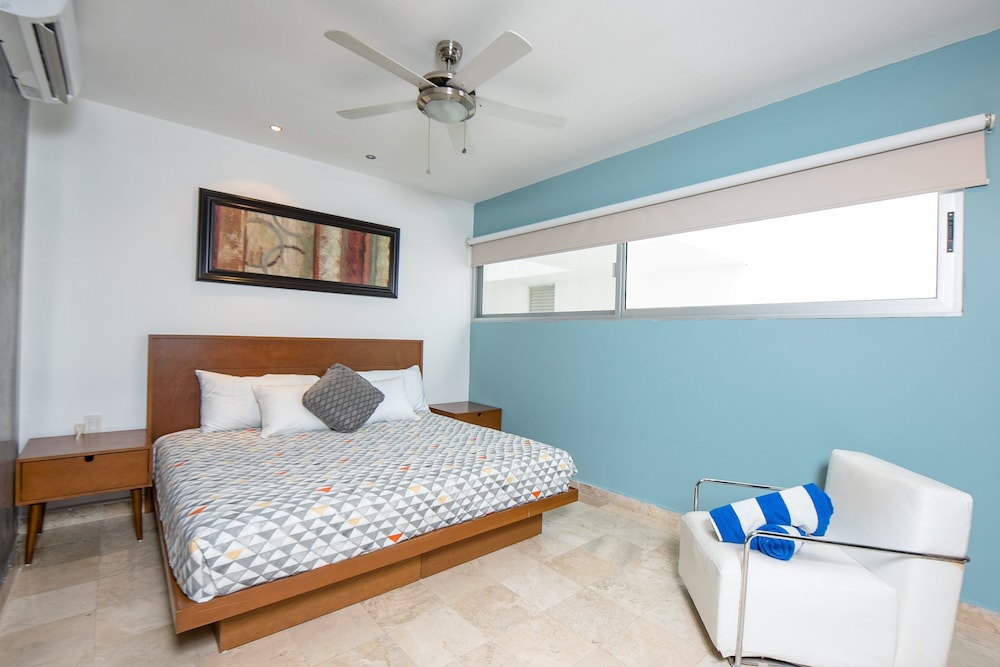 Curated visual reference: Visual Reference: Playa Del Carmen Luxury Condo In Safe Building By The