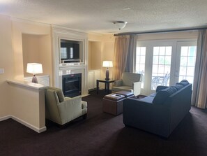 TV, fireplace