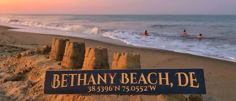 Camastros y toallas de playa