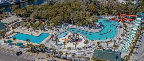 Piscine couverte, piscine extérieure