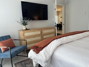 3 bedrooms, desk, iron/ironing board, free WiFi - The Terracotta Desert (Scottsdale)