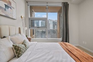 1 室のベッドルーム、アイロン / アイロン台、WiFi (無料)、ベッドシーツ