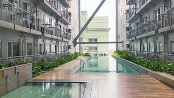 Kolam renang terbuka