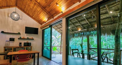 Cozy Jungle Retreat- Hot tub, Private Pool & Breakfast - 5 mins to Beach