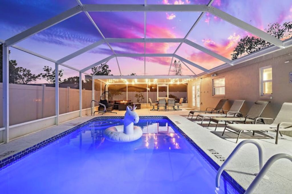 Piscina all'aperto, una piscina riscaldata