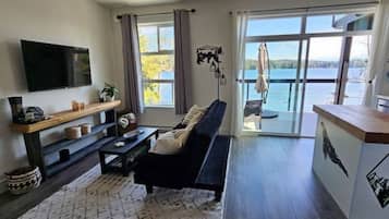 Smart-TV, Kamin, Drucker