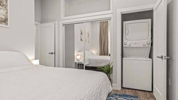 1 habitación, tabla de planchar con plancha, wifi y ropa de cama